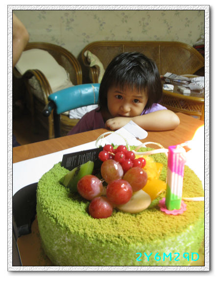 2Y06M29D-吃cake11.jpg