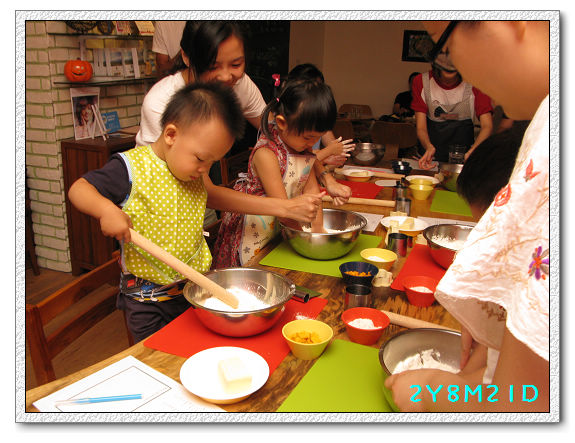 2Y08M21D-做司康26.jpg 2Y08M21D-做司康26.jpg