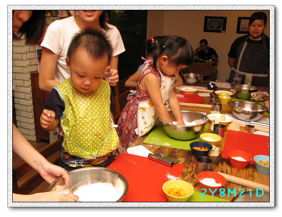 2Y08M21D-做司康28.jpg 2Y08M21D-做司康28.jpg