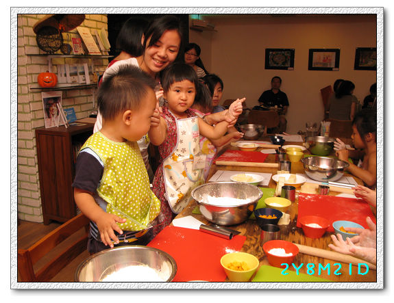 2Y08M21D-做司康29.jpg 2Y08M21D-做司康29.jpg