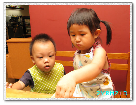 2Y08M21D-做司康49.jpg 2Y08M21D-做司康49.jpg