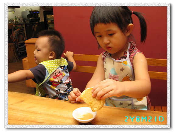 2Y08M21D-做司康50.jpg 2Y08M21D-做司康50.jpg