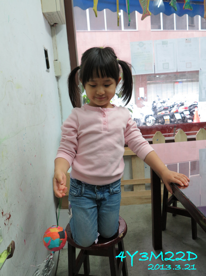 4Y03M22D-畫畫課-彩球-01.jpg 4Y03M22D-畫畫課-彩球-01.jpg