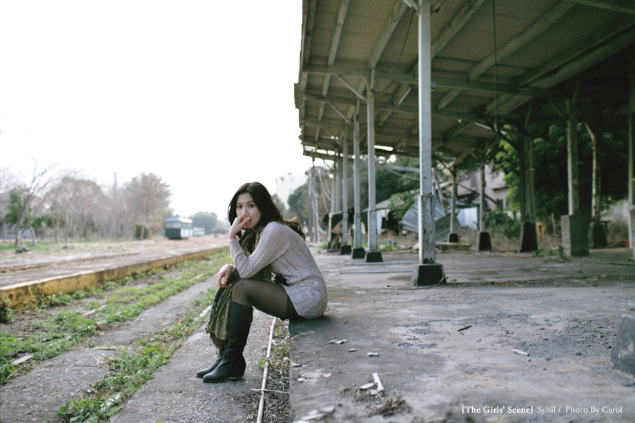 girl_06.jpg girl_06.jpg