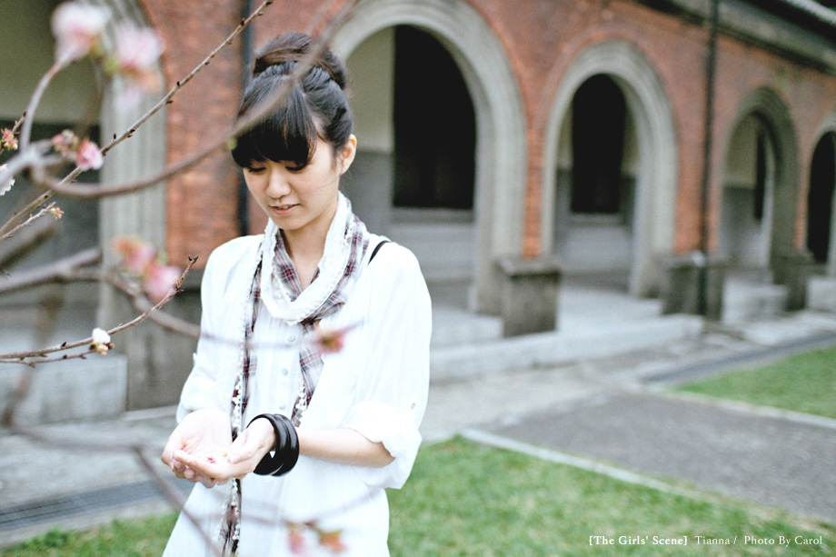 girl_07.jpg girl_07.jpg