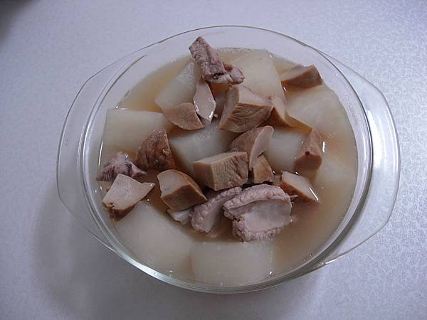 36.鮑魚排骨蘿蔔湯