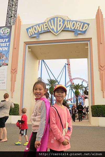 2015_06 Movie World