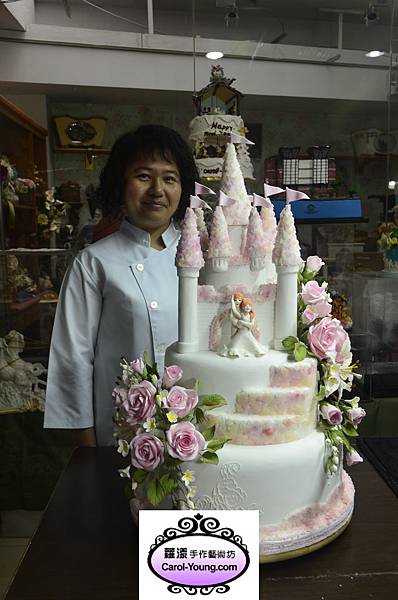 培訓學生張美惠-2013蛋糕協會3月gateaux盃蛋糕技藝競賽-職業組糖花裝飾比賽作品