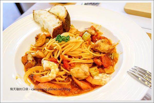 Love One Cafe (25).jpg