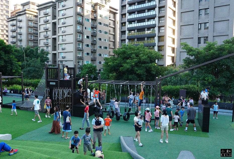 【桃園景點】大有梯田生態公園,觀景台上的綠油梯田美景,旁有小