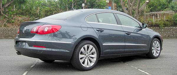 Passat CC (1).jpg