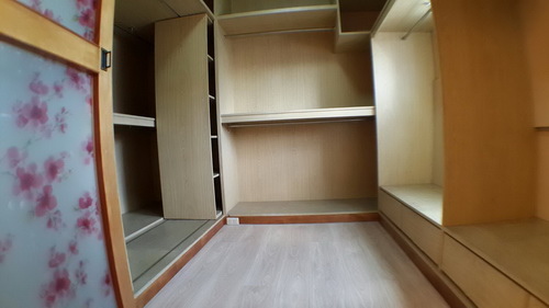 240060.jpg 240060.jpg