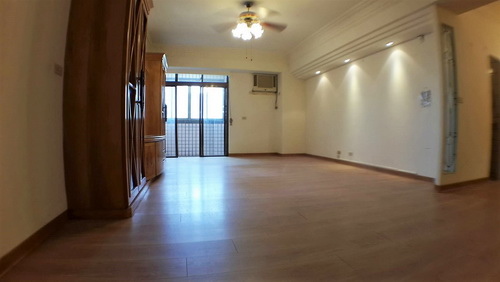 2400533.jpg 2400533.jpg