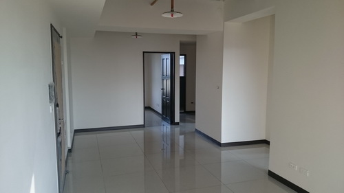 DSC_0012.JPG DSC_0012.JPG