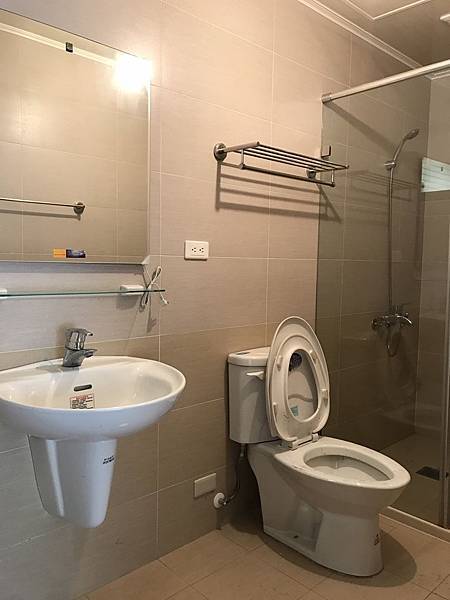 1F-5.jpg 1F-5.jpg