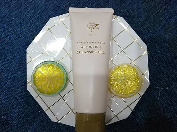 ALLINONE精華卸妝露1.jpg ALLINONE精華卸妝露1.jpg