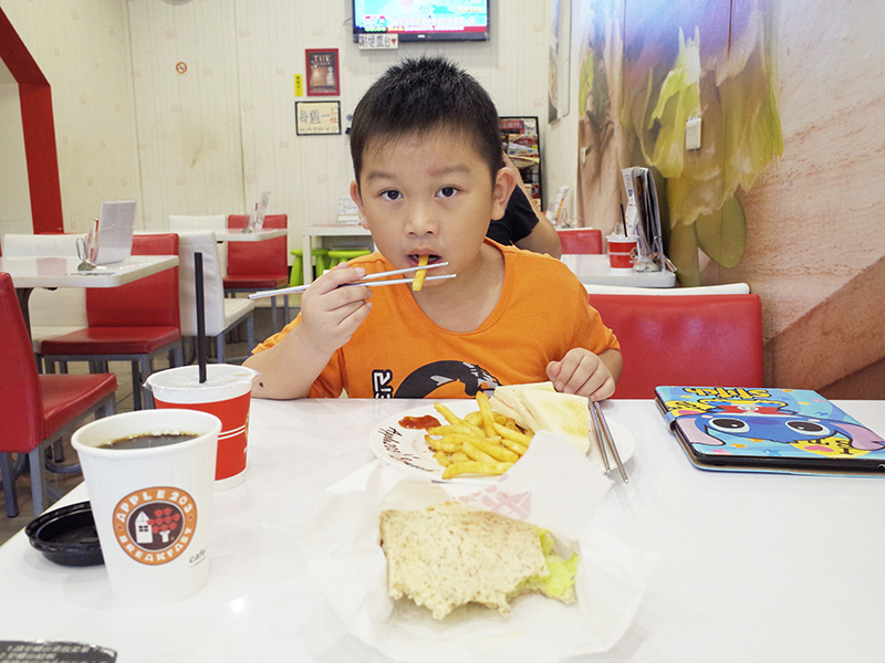 2015-08-28看教室02.jpg 2015-08-28看教室02.jpg
