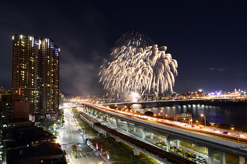 2017-08-26大稻城煙火002.jpg 2017-08-26大稻城煙火002.jpg