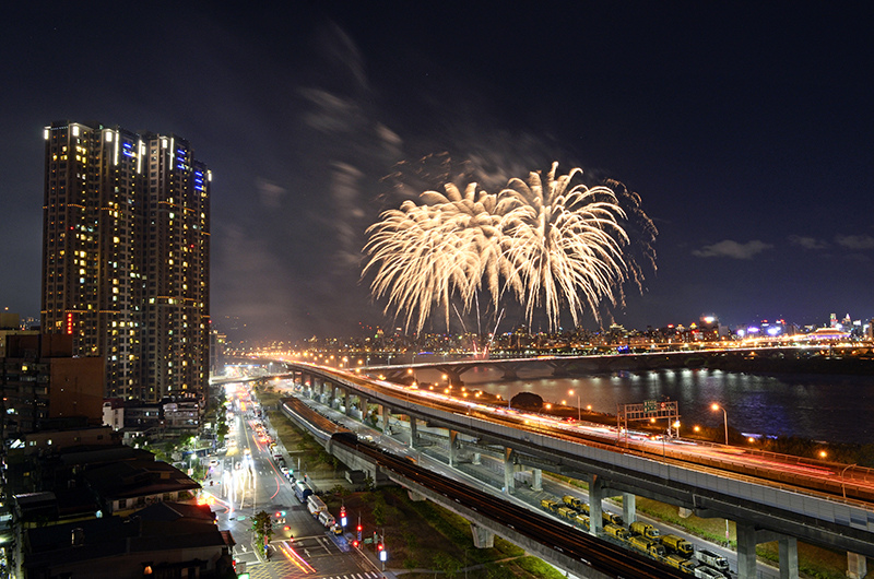 2017-08-26大稻城煙火009.jpg