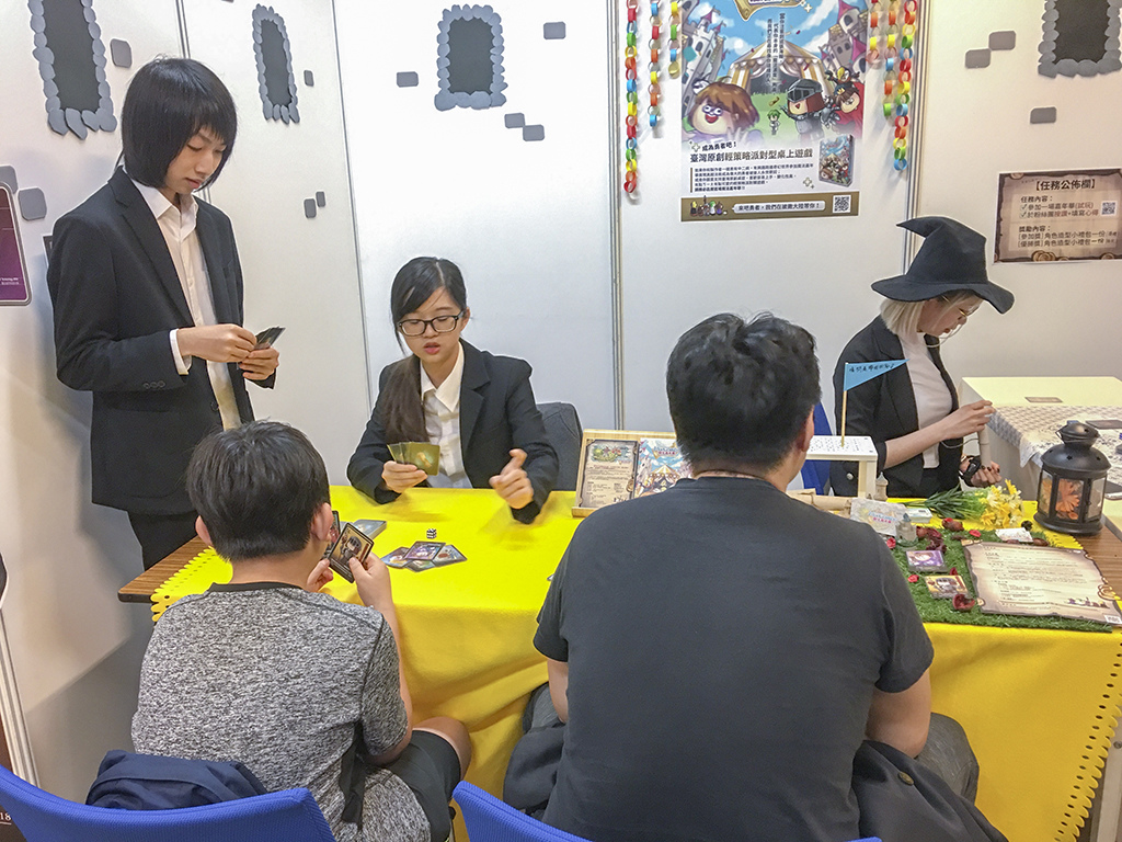 2019-04-20明鴻畢業展006.jpg