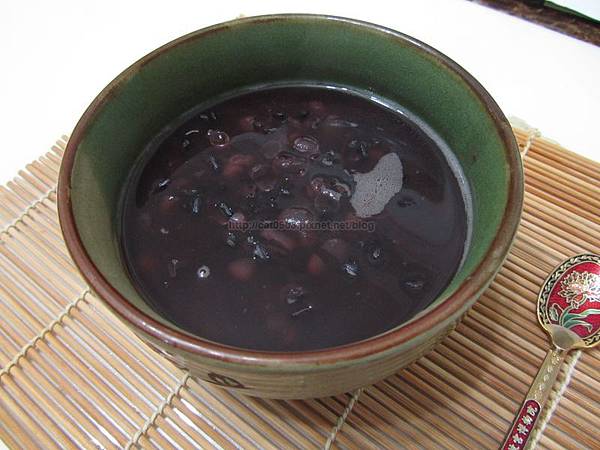 50分鐘煮好紅豆湯,不用先泡水 50分鐘煮好紅豆湯,不用先泡水