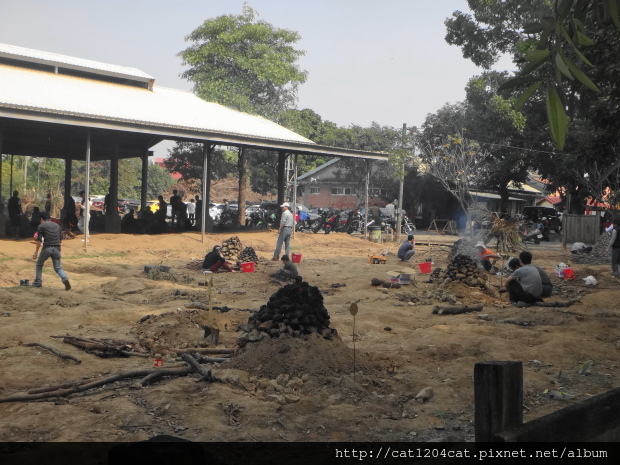 假日烤肉 焢土窯的好去處 屏東 南州糖廠 免費參觀 愛貓miner的電影 美食世界 痞客邦