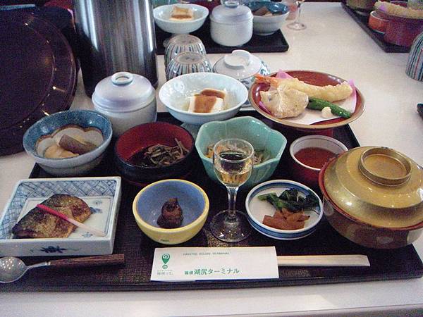 懷石料理..日本人太辛苦了 這東西要洗好多碗
