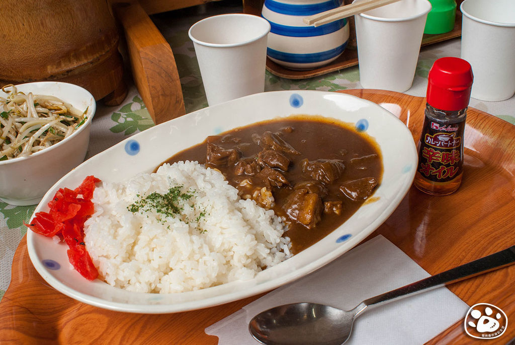 貓與蟲 18日本沖繩國頭村 猪豚料理専門店わぁ 家 Wow House 驛站旁的美食餐廳 高速公路省道旁的觀光農場休息站來這裡吃cp值很高的在地豬肉料理吧