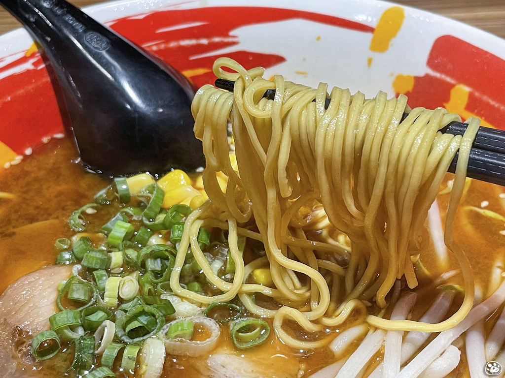 高雄光華夜市豚醬拉麵加麵免費不用錢內用吃到飽平日限制後面加菜單價錢貓與蟲的遊記生活 (3).jpg