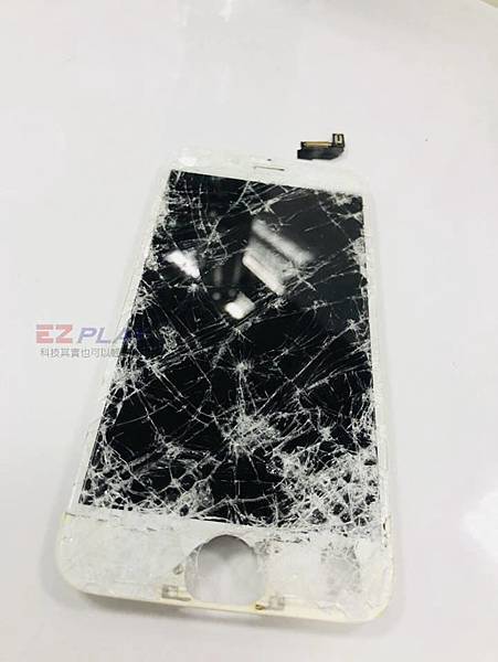 IPHONE6S被車輾過啦 IPHONE6S被車輾過啦