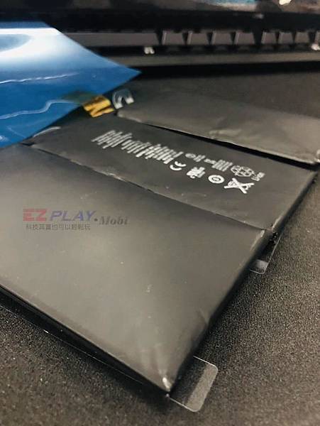 IPAD4電池極度膨脹 IPAD4電池極度膨脹