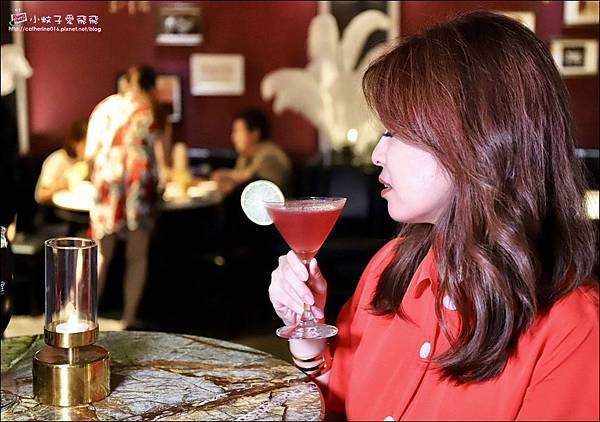 台中餐酒館推薦「1924 Speakeasy新月餐酒館」美食調酒現場演奏 身處濃濃上海風情|台中美食|美術館綠園道