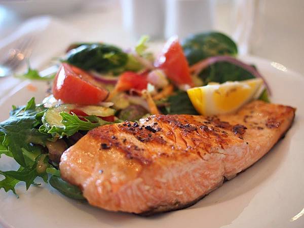salmon-dish-food-meal-46239-2.jpeg 瘦身_女生瘦身_餐點