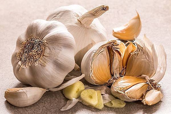 garlic-3419544_960_720.jpg