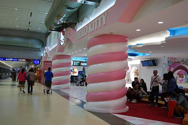 Gate C3 hello kitty 專用門