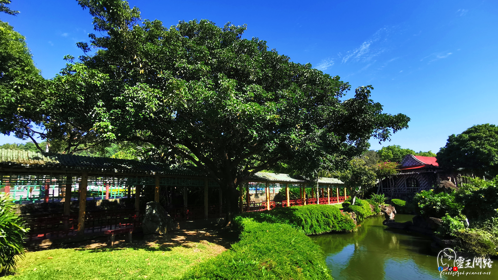 台北中國風建築｜雙溪公園｜大池塘、中式涼亭、雙溪公園步道｜雙溪公園交通_靈王問路 (17).PNG