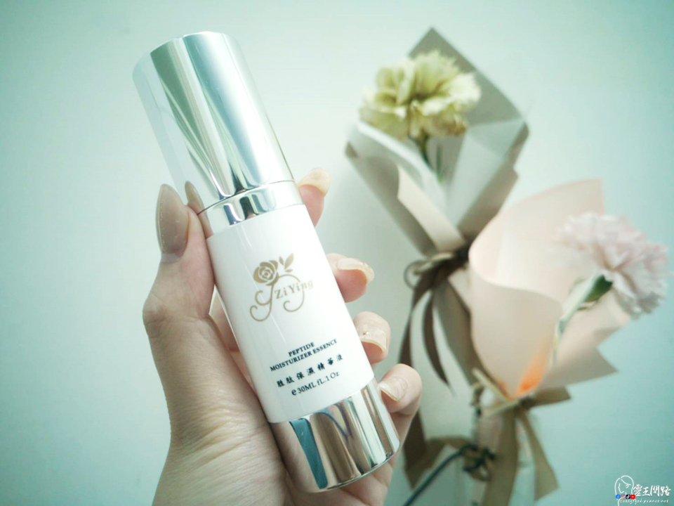 ZIYING芝盈胜肽保濕精華液｜ZIYING ｜保濕精華液｜精華液推薦｜敏感肌｜乾性肌膚 ｜油性肌膚 ｜混合肌膚｜美妝部落客推薦 ｜網美推薦保養品｜人氣美妝品牌｜美妝客愛用｜保養品推薦｜精華液｜台灣製造 ｜保濕推薦｜苜藍茵 ｜高效保濕 ｜保濕 ｜不黏膩｜抗氧化｜三胜肽｜四胜肽｜玻尿酸 (1).PNG
