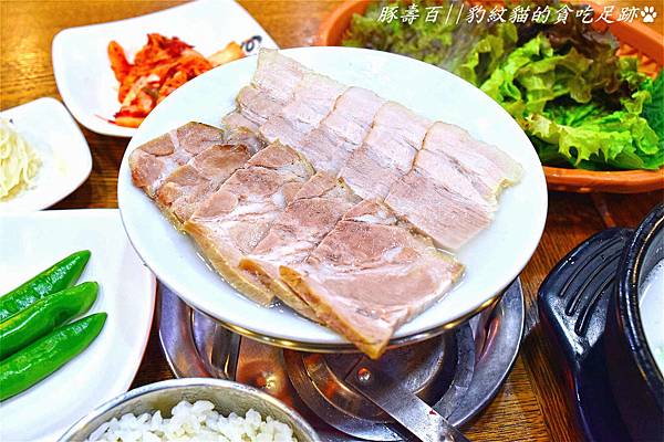 小夏鹽田소하염전 韓國益善洞排隊美食，海鹽麵包香軟迷人，錯過