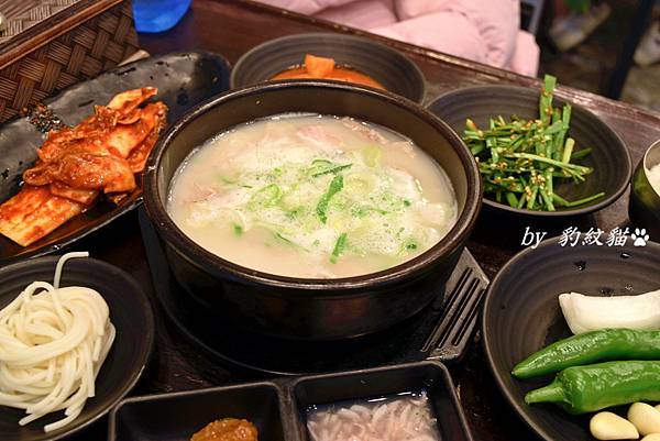 釜山美食|大建名家대건명가돼지국밥 釜山站人氣豬肉湯飯，用餐