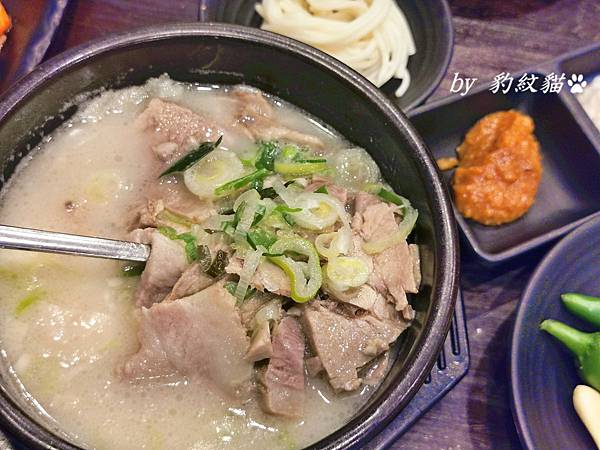 釜山美食|大建名家대건명가돼지국밥 釜山站人氣豬肉湯飯，用餐
