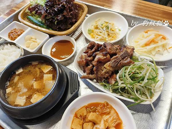 釜山美食。산수갑산山水甲山 南浦洞巷弄隱藏版烤排骨，50年老