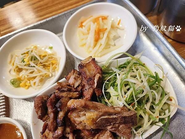 釜山美食。산수갑산山水甲山 南浦洞巷弄隱藏版烤排骨，50年老