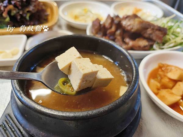 釜山美食。산수갑산山水甲山 南浦洞巷弄隱藏版烤排骨，50年老