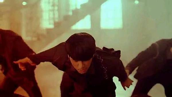 빅스(VIXX) - 저주인형 (VOODOO DOLL) Official Music Video_0000036662.jpg