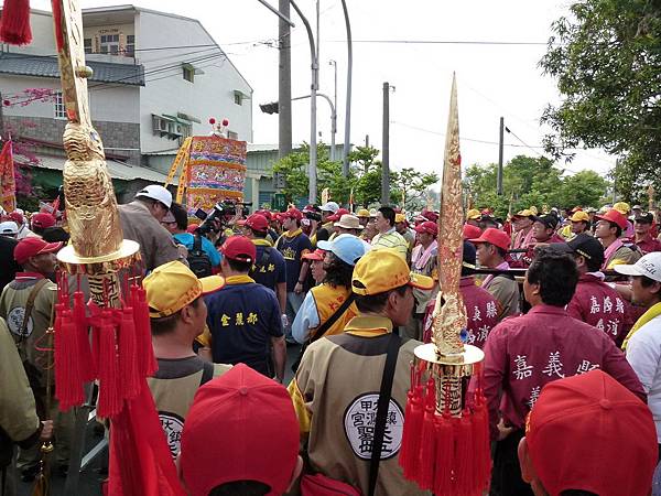 2011大甲媽祖繞境新港_115.JPG