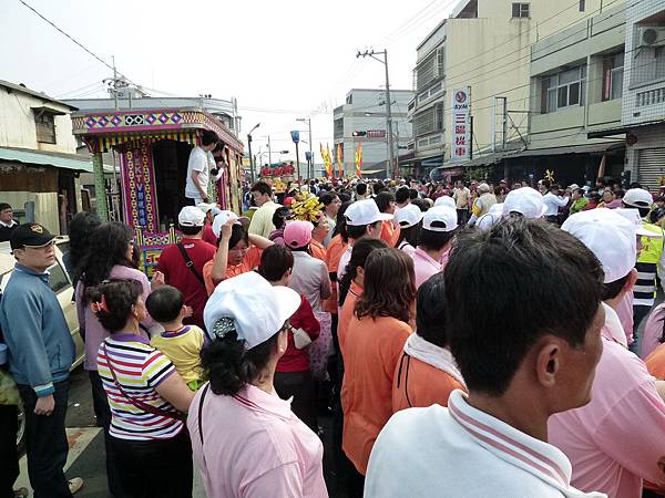 2011大甲媽祖繞境新港_118.JPG