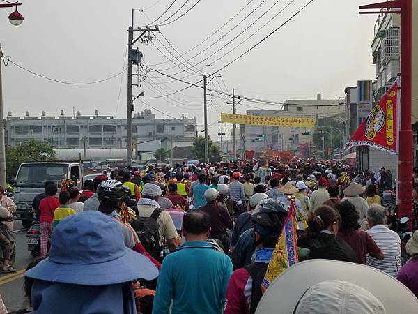 2011大甲媽祖繞境新港_89.JPG