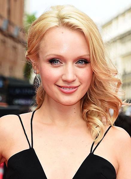 emily-berrington-the-inbetweeners-2-premiere-in-london_4