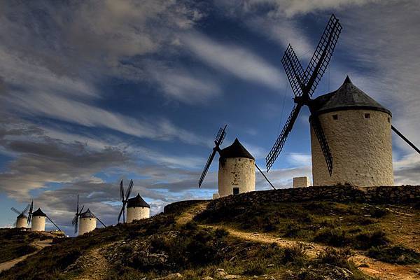 2012-04-castilla-512-molinos-consuegra