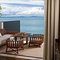 008605-01-guestroom-patio-sea-view